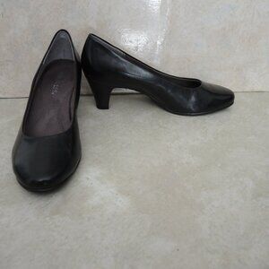 Aerosoles Red Hot Black Leather Pumps Heels Women's Size 9 Wide